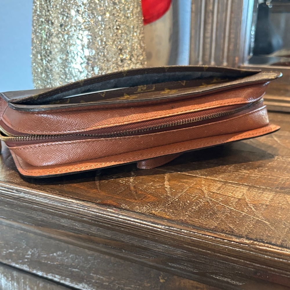 Louis Vuitton Brown Monogram Clutch Vintage from 1994 - Picture 6 of 17